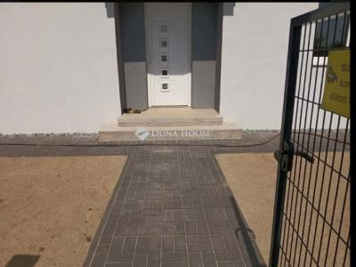 Eladó családi ház Veszkény