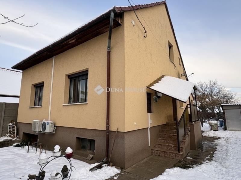 Eladó családi ház Gyál