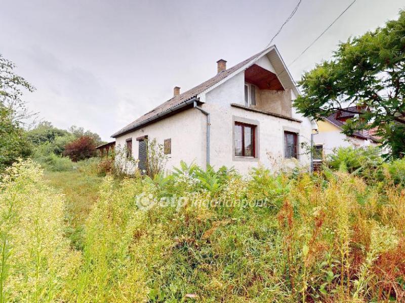 Eladó családi ház Vaja