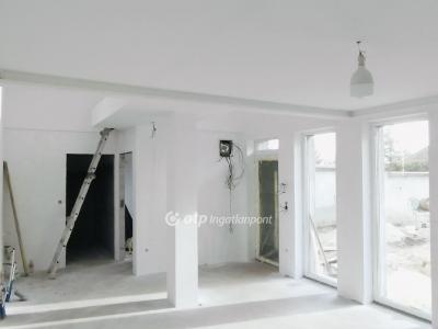 Eladó családi ház Érd