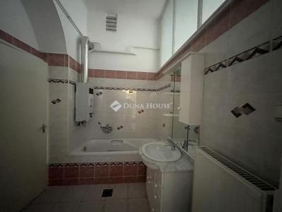 Eladó családi ház Budapest