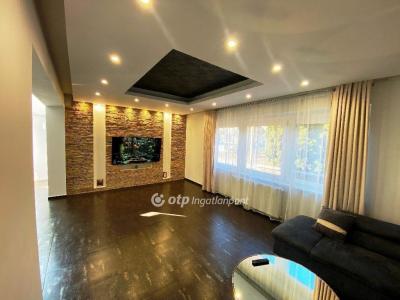 Eladó családi ház Szigetcsép