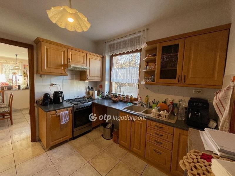 Eladó családi ház Budapest