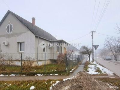 Eladó családi ház Tápiószecső