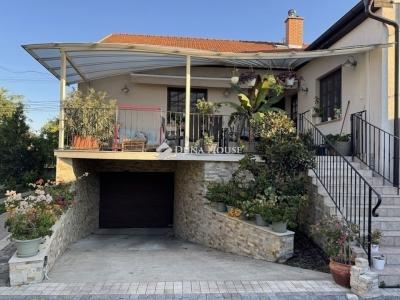 Eladó családi ház Budapest