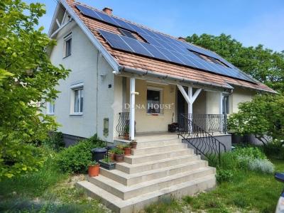 Eladó családi ház Úrhida