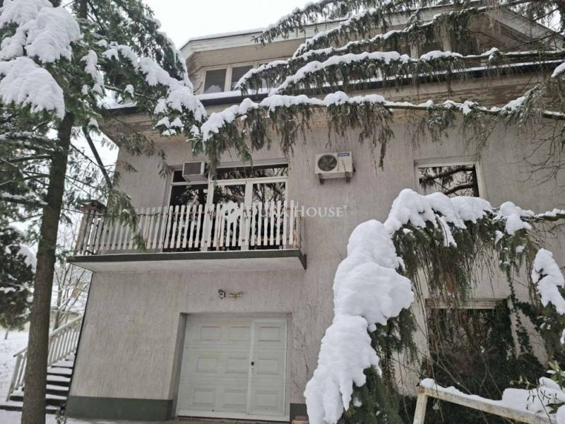 Eladó családi ház