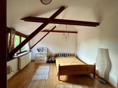 Eladó családi ház Budakalász