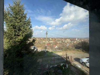 Eladó családi ház Pánd