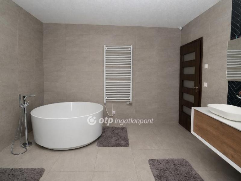 Eladó családi ház Ráckeve