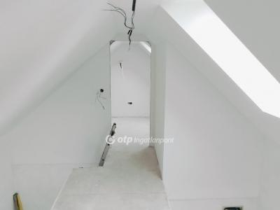 Eladó családi ház Érd