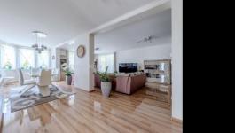 Eladó családi ház Üllő