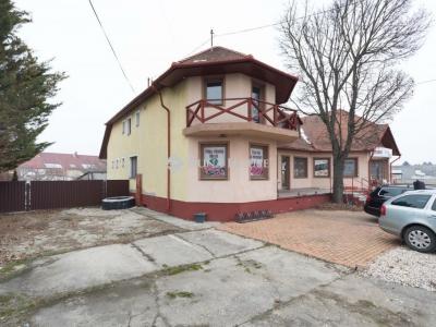 Eladó családi ház Enese