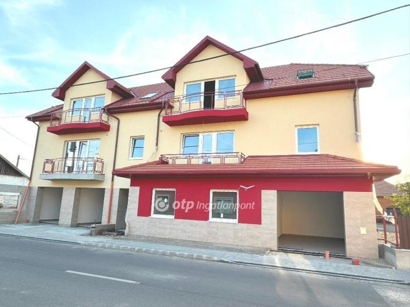 Eladó lakás Tiszafüred