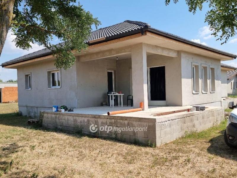 Eladó családi ház Dabas