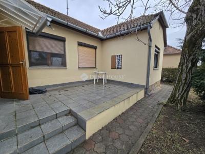 Eladó családi ház Pécs