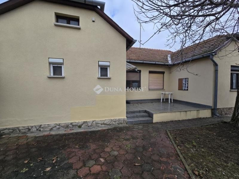 Eladó családi ház Pécs