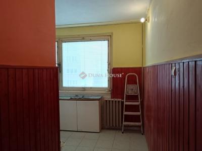 Eladó lakás Cegléd