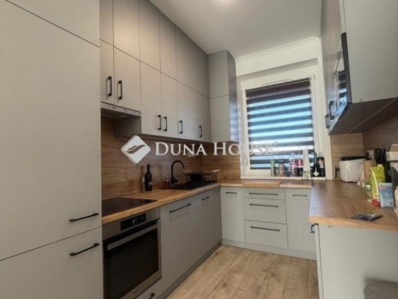 Eladó lakás Cegléd