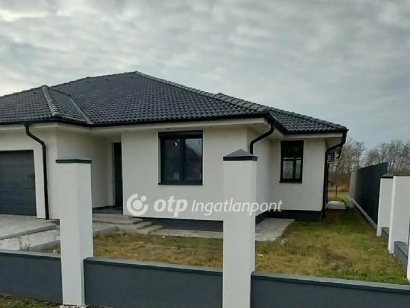 Eladó ikerház Baktalórántháza