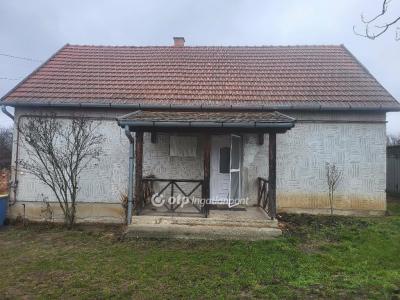 Eladó családi ház Jászfényszaru