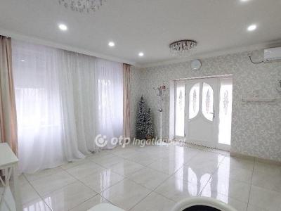 Eladó családi ház Kisújszállás