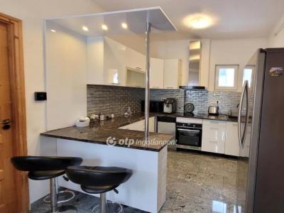 Eladó családi ház Budapest