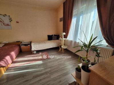 Eladó családi ház Szentes