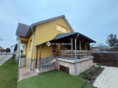Eladó családi ház Vecsés