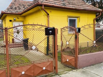 Eladó családi ház Örkény