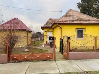 Eladó családi ház Örkény