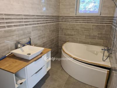 Eladó ikerház Érd