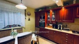 Eladó családi ház Veszprém