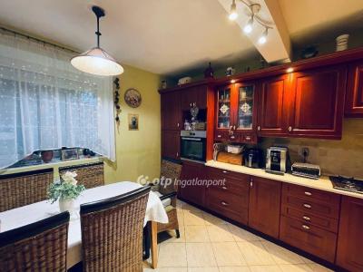 Eladó családi ház Veszprém