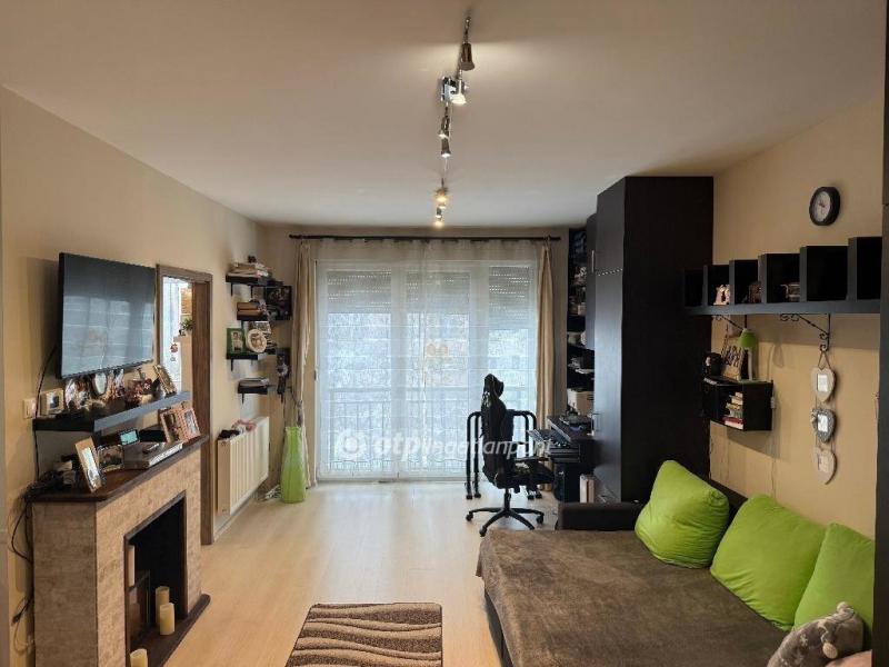 Eladó lakás Székesfehérvár