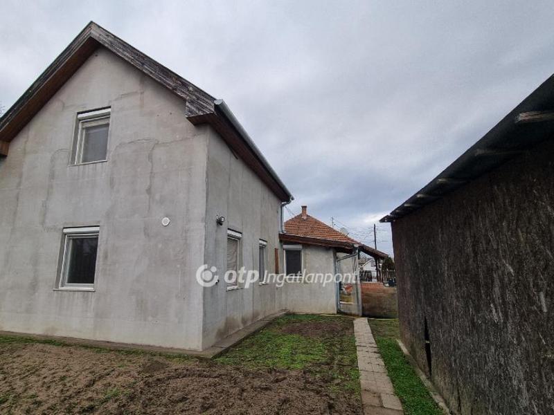 Eladó családi ház Albertirsa