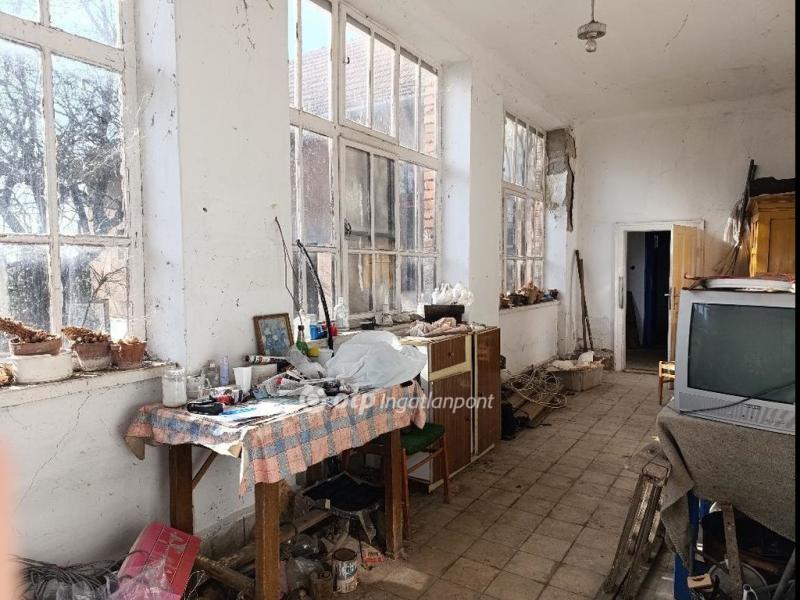 Eladó családi ház Szeged