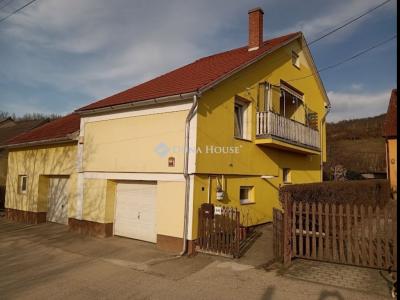 Eladó családi ház Esztergom