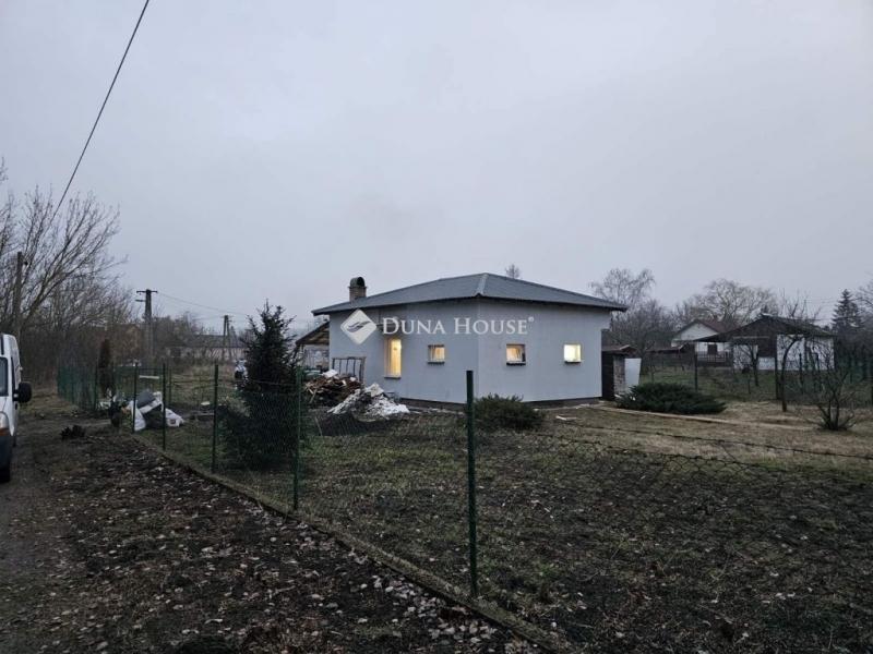 Eladó családi ház Tápiószentmárton