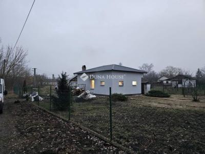 Eladó családi ház Tápiószentmárton