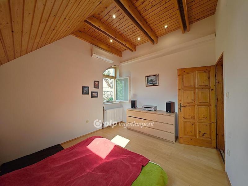 Eladó családi ház Budakalász