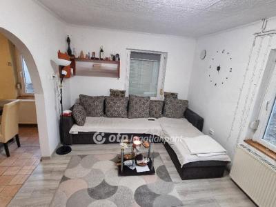 Eladó családi ház Albertirsa