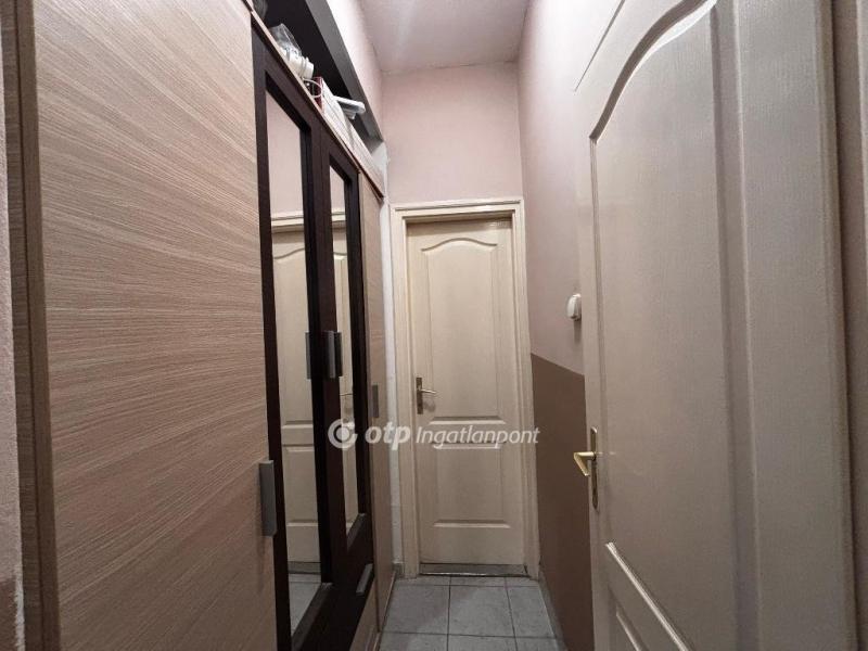 Eladó lakás Téglás