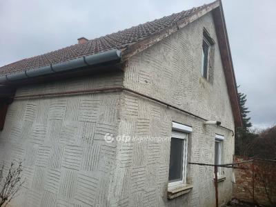 Eladó családi ház Jászfényszaru