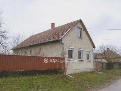 Eladó családi ház Jászfényszaru