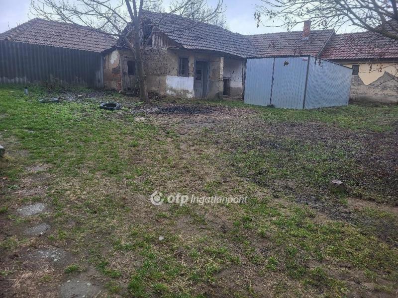 Eladó családi ház Jászfényszaru