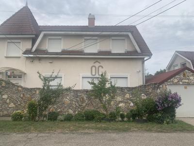 Eladó családi ház Budapest