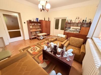 Eladó családi ház Budapest