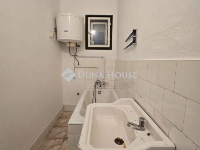 Eladó családi ház Pécs