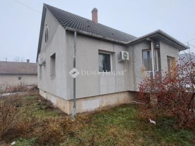 Eladó családi ház Tápiószecső